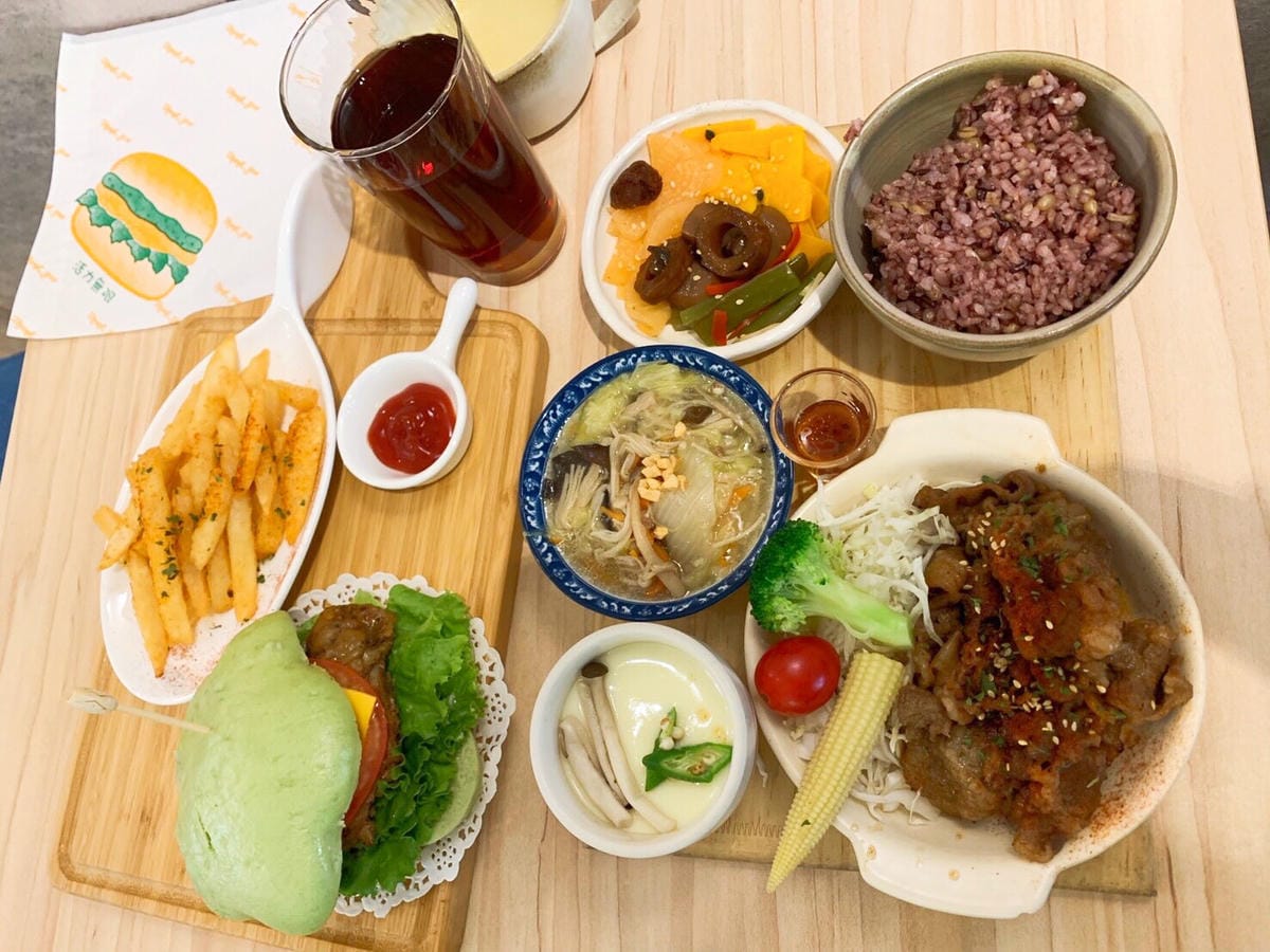 [吃] 喜食 Sense Kitchen－新竹北區美食 彩色漢堡、定食 原型食物健康餐廳