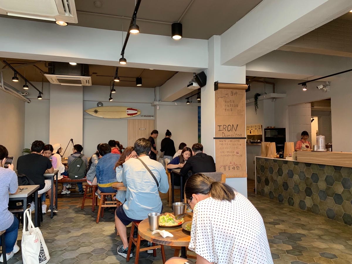 [吃] 鉄燒餃子－酥脆煎餃厚蛋捲 日式炒麵 新竹東區輕食早午餐晚餐