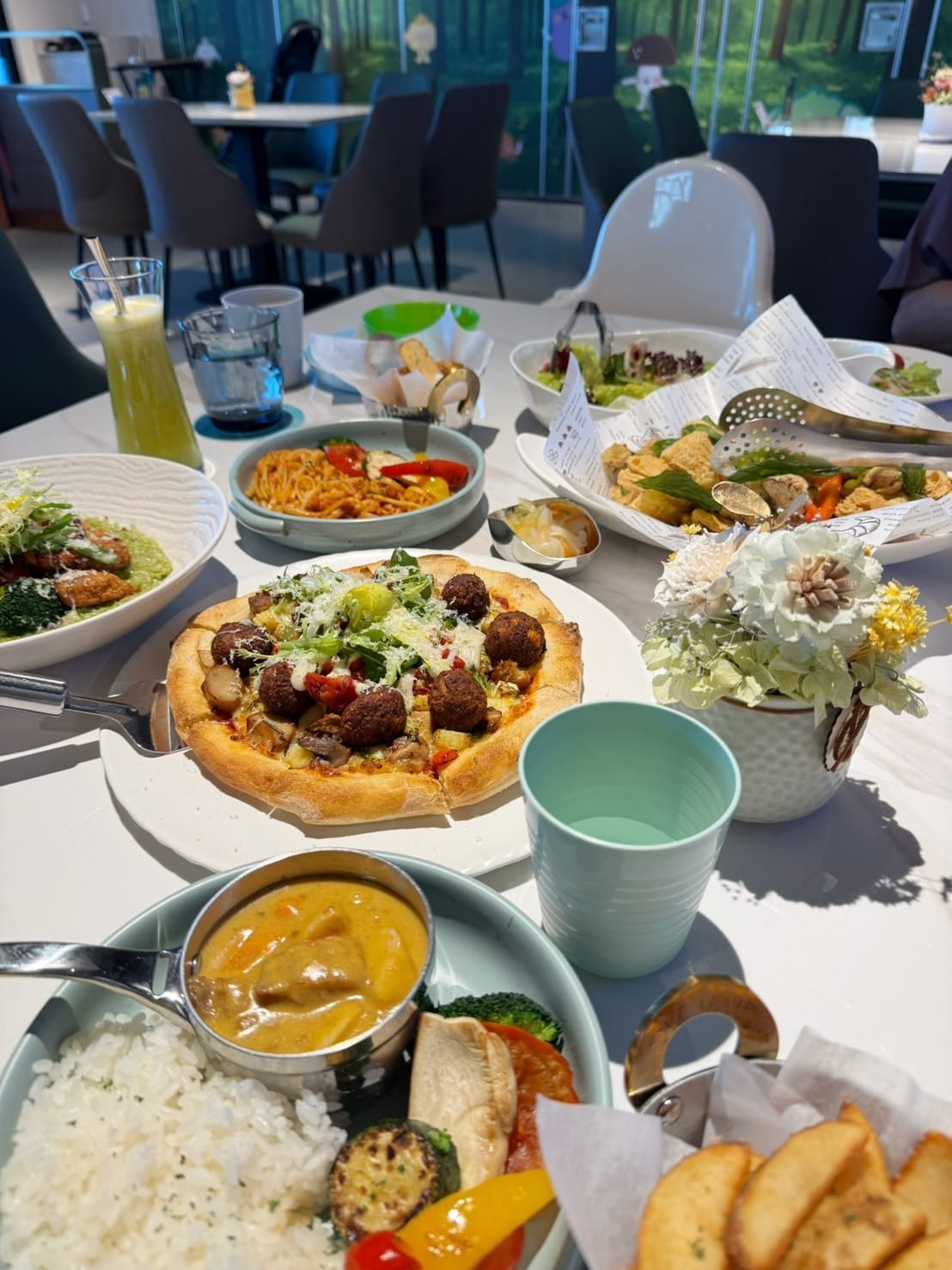 [吃] 桃園高鐵 青埔美食推薦 - 186蔬食餐酒館 吃素小
